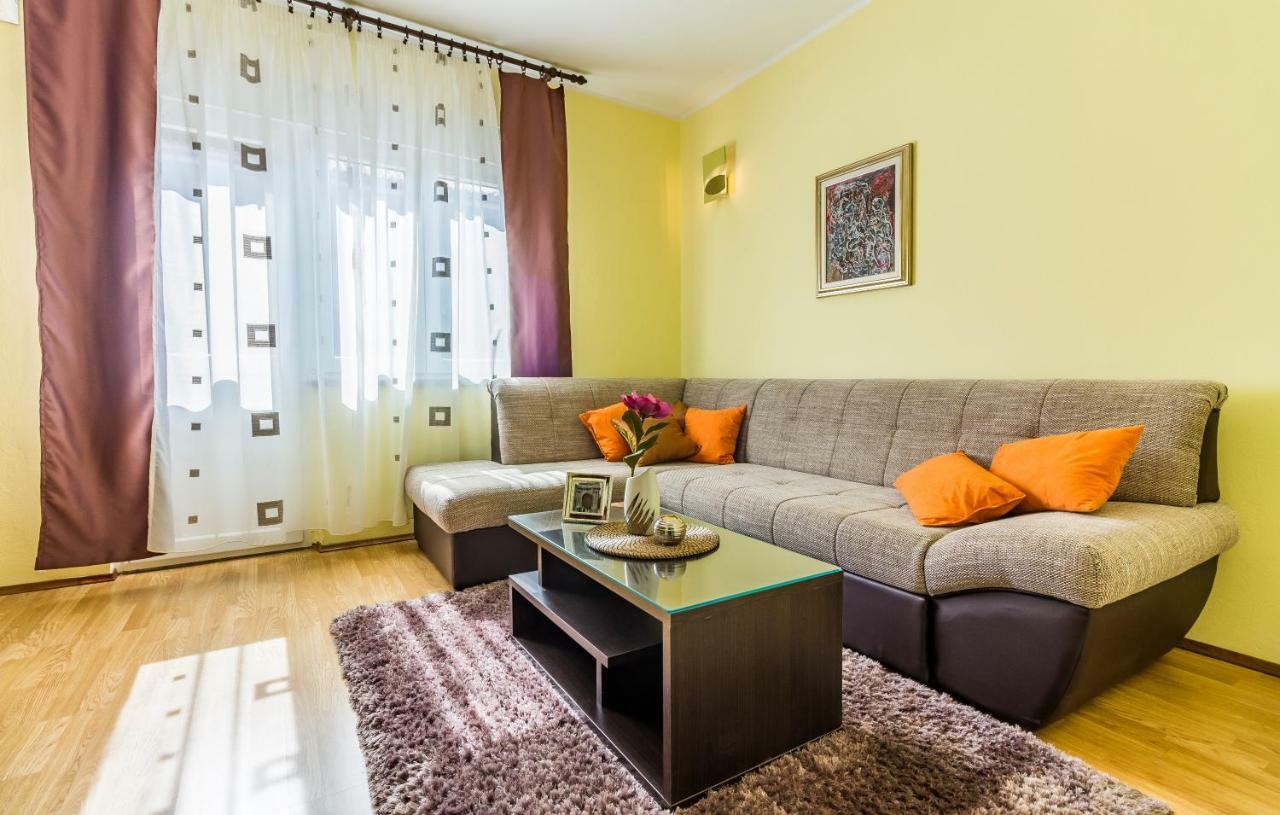 Pula Apartment Eksteriør bilde